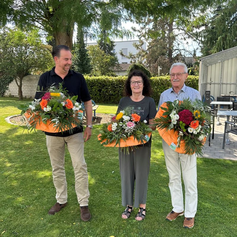 Dieter von Bomhard, Marietta Heid-Gensheimer und Dieter Steigner bei der Danksagung durch Martin Heger im Rahmen der Gesellschafterversammlung