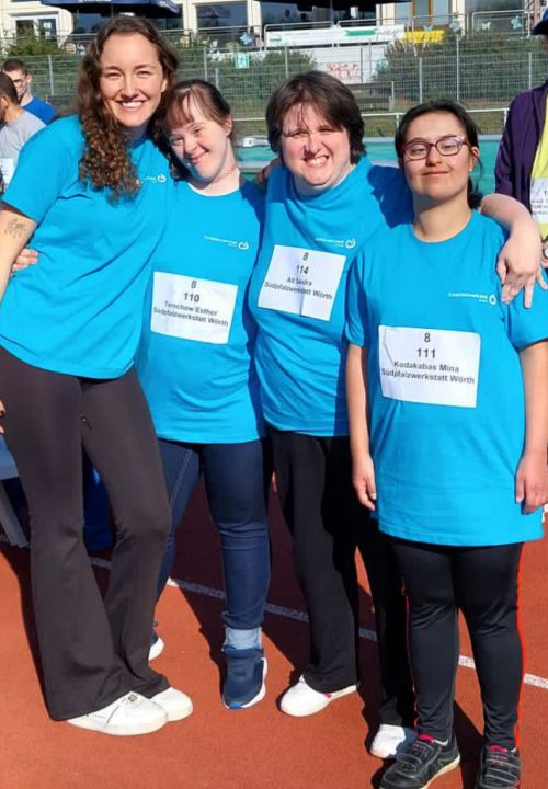 Ballweitwurf-Team aus dem Werk Wörth beim LAG-Sportfest in Zweibrücken