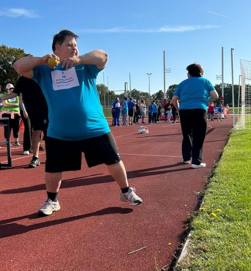 LAG-Sportfest in Zweibrücken: Thomas Schilling beim Ballweitwurf