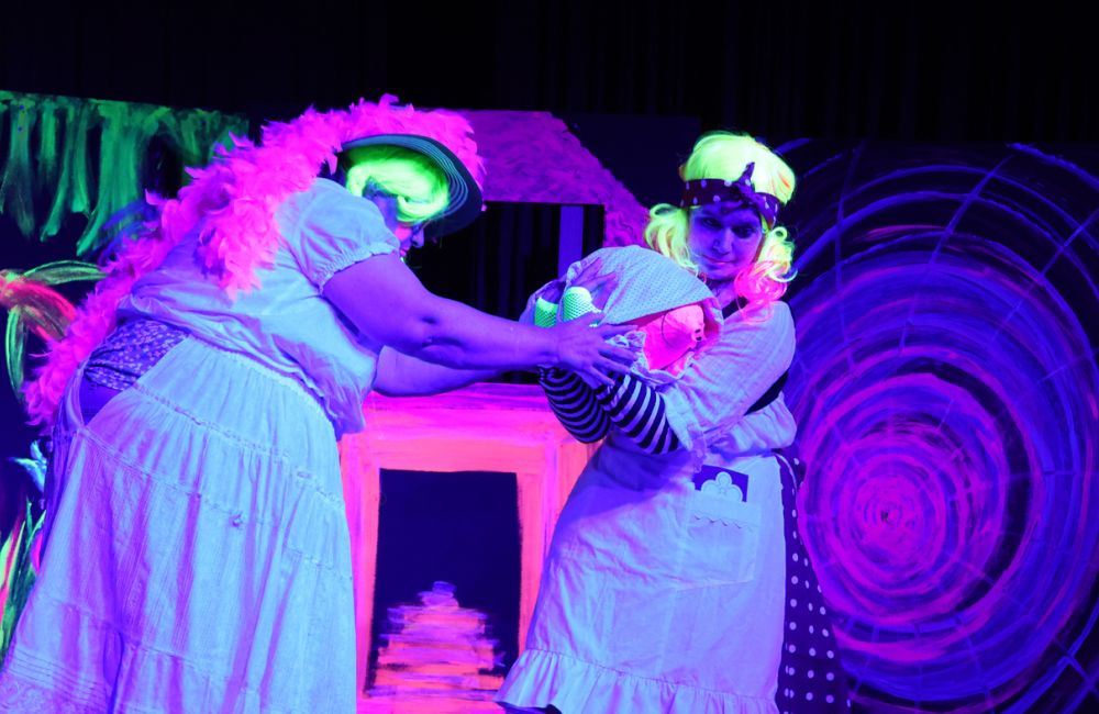 "Im Wunderland": Alice packt beherzt zu